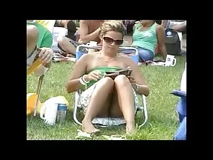 Vollbusige MILF reif ...
