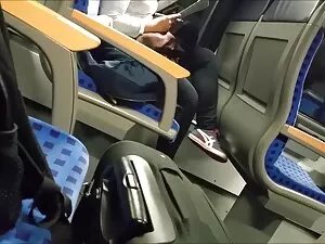 Nubile Brünette Laik ...