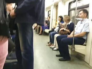 erträgt zwei Schwänz ...