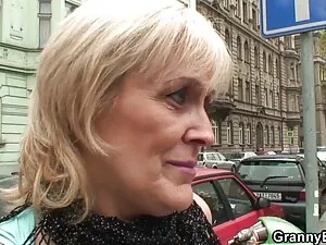 Zwei dünne sexy reif ...